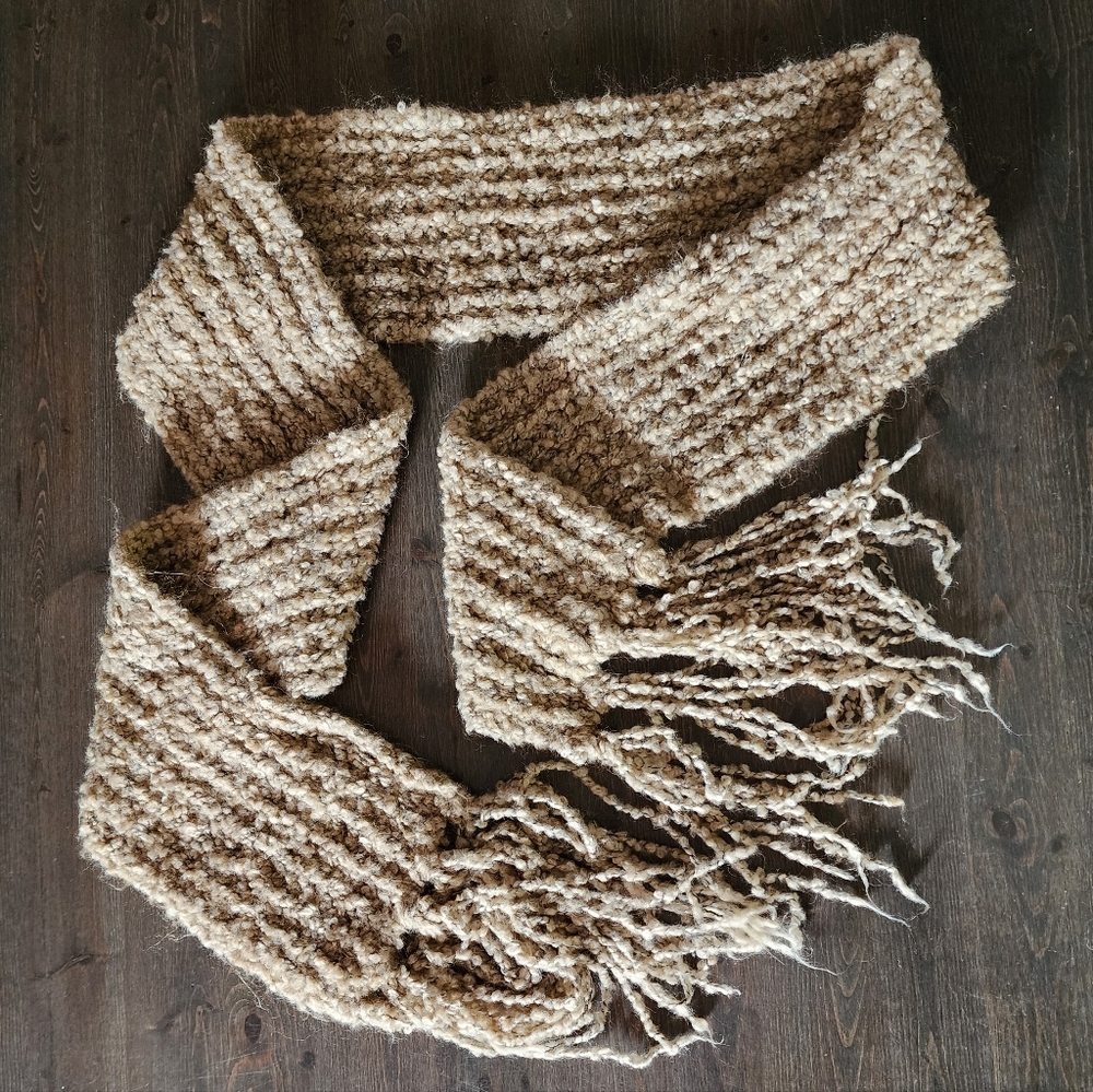 💐2/$25 Gelso Bianco Italian Mohair And Wool Blend Knit Fringe Scarf in Beige